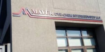 અમદાવાદમાં IT વિભાગની કાર્યવાહી, મયુર ડાયકેમ ગ્રુપના 20થી વધુ સ્થળોએ તપાસનો ધમધમાટ | ahmedabad incom…