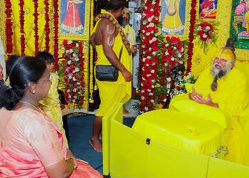 VIDEO: રાષ્ટ્રપતિ દ્રોપદી મુર્મૂ પહોંચ્યા મથુરા-વૃંદાવન, પ્રેમાનંદ મહારાજના આશીર્વાદ મેળવ્યા, રાધે-ર…