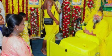 VIDEO: રાષ્ટ્રપતિ દ્રોપદી મુર્મૂ પહોંચ્યા મથુરા-વૃંદાવન, પ્રેમાનંદ મહારાજના આશીર્વાદ મેળવ્યા, રાધે-ર…