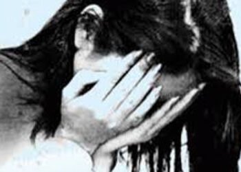 સંતાનના બર્થ સર્ટિફિકેટ માટે મદદ કરવાના નામે મિત્રતા કેળવી બળાત્કાર ગુજારનાર VMCનો કર્મચારી પકડાયો |…