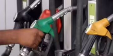 દેશમાં પ્રીમિયમ પેટ્રોલમાં રૂ. 2.35, ઔદ્યોગિક ડીઝલમાં રૂ.22નો વધારો | Premium petrol in the country …