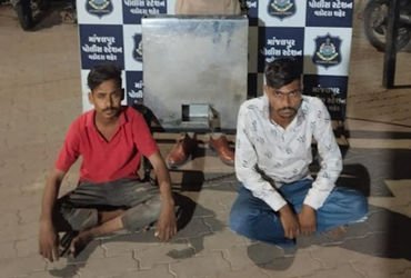 વડોદરાના મંદિરોમાં ત્રાટકી દાનપેટીની ચોરી કરનાર ટોળકીના બે સાગરિતો પોલીસ ઝબ્બે | Police arrest two m…