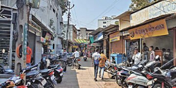 નડિયાદમાં માણેકચોકમાં લારીની જગ્યાએ પાકા બાંધકામ ખડકી દેવાયા | Concrete structures were demolished i…