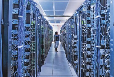 અખાતના ડેટા સેન્ટર ઓપરેટરો હવે ભારતમાં રોકાણને પ્રાધાન્ય આપશે | Gulf data center operators will now …