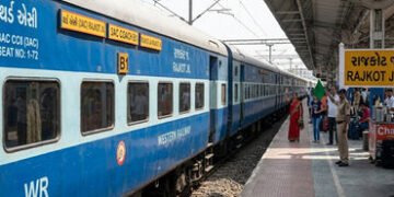 ડબ્બાનો નિર્ણય આડાપાટે! : ઉનાળાના છેક અંત ભાગે 8૮ ટ્રેનમાં 1-1 AC કોચ વધશે | Compartment decision in…