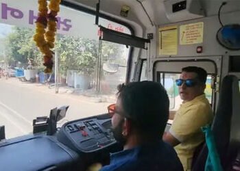 ભાજપ- કોંગ્રેસના બે MLAનો સ્ટંટઃ સીટબેલ્ટ વગર ST બસ દોડાવી | Stunt of two BJP Congress MLAs: Driving…