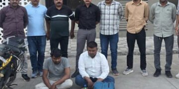 ધારીના ત્રંબકપુરમાં મહિલાના ચેઈનની ચીલઝડપ કરનારા બે બિહારી ઝડપાયા | Two Biharis caught snatching a w…