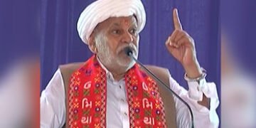 ‘કોઈ ગીધ નજરે જુએ એવી ફેશન આપણા સમાજની શોભા નથી…’, ડ્રેસ કોડ અને પ્રસંગોમાં ખોટા ખર્ચ અંગે બોલ્યા …