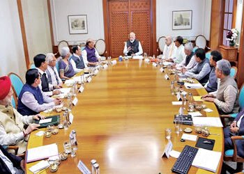 મિડલ ઇસ્ટમાં તંગદિલી વધતા મોદીએ કેબિનેટની ઇમર્જન્સી બેઠક યોજી | Modi holds emergency cabinet meeting…