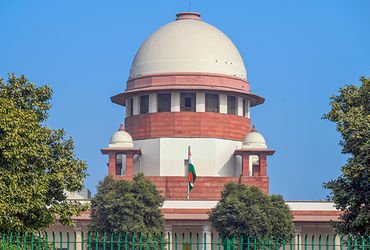 3 વર્ષની બાળકીને દુષ્કર્મ વિશે સત્ય બોલવાનું કહેનારા જજ પર ભડકી સુપ્રીમ કોર્ટ, કહ્યું – આ ખરેખર અસંવ…