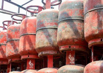 LPG અછતને ઉકેલવા ‘પ્લાન બી’ રેડી, 14.2 કિગ્રાના સિલિન્ડરમાં 10 કિલો ગેસ આપવાની તૈયારી! | India LPG C…