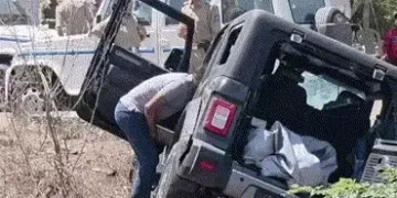 જામનગરમાં લોહિયાળ જંગ: બે પૂર્વ કોર્પોરેટરો વચ્ચેની અદાવતમાં AAP નેતાના ભત્રીજા પર ફાયરિંગ, હાથ-પગ ત…