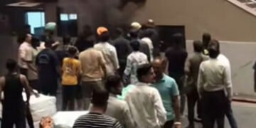 સુરતમાં મિલેનિયમ-1 ટેક્સટાઈલ માર્કેટમાં ફરી ફાટી નીકળી આગ, 5 ફાયર ફાઈટર ઘટનાસ્થળે | Fire at Millenni…