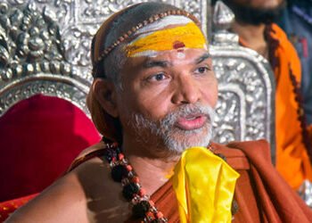 શંકરાચાર્યએ બનાવી ‘ચતુરંગિણી સેના’! રોકો, ટોકો અને ઠોકોનો નારો, હાથમાં ફરસી લઈને ફરશે ‘સનાતની સૈનિકો…