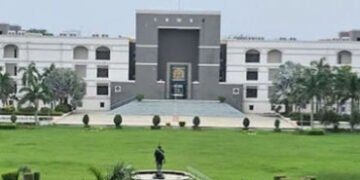 14 વર્ષની દુષ્કર્મ પીડિતાને 26 સપ્તાહનો ગર્ભપાત કરાવવાની મંજૂરી: ગુજરાત હાઈકોર્ટનો માનવીય અભિગમ | Gu…