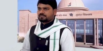 ‘ગુજરાતમાં 56,000 બોગસ આદિવાસીઓના પ્રમાણપત્રો તાત્કાલિક રદ કરો’, AAP ધારાસભ્ય ચૈતર વસાવાની વિધાનસભામ…