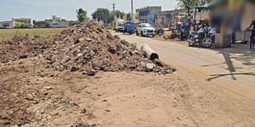 ધ્રાંગધ્રામાં સેવા-સદન સામે ભૂગર્ભ ગટરના અધૂરા કામથી લોકોને હાલાકી | People are suffering due to inc…