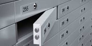 વડોદરામાં ૭ વર્ષમાં ૨.૬૨ કરોડના દાગીના બેન્કના લોકરમાંથી ગુમ | Jewelry worth Rs 2 62 crore missing f…