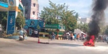 સરદાર એસ્ટેટ નજીક પેટ્રોલ પંપ ઉપર બાઇકની ટાંકી ફુલ કરાવી સ્ટાર્ટ કરતાં જ બાઇક આગમાં લપેટાઇ | fire ca…