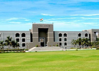 હરાજીમાં ખરીદેલી મિલકતના દસ્તાવેજ નોંધણીનો સત્તાધીશો ઈનકાર ન કરી શકે : ગુજરાત હાઈકોર્ટ | Gujarat HC …