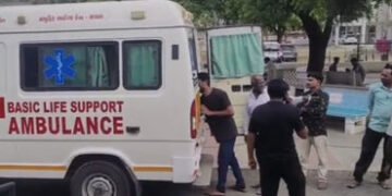 સાયલા-ચોટીલા હાઈવે પર આઈશર-બાઈક વચ્ચે ટક્કર, 8 વર્ષના માસૂમનું મોત, 3 ઈજાગ્રસ્ત | Accident on Sayla …