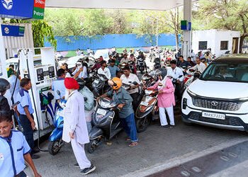 ગુજરાતમાં પેટ્રોલ-ડીઝલ અને ગેસનો પૂરતો જથ્થો, અફવાથી દૂર રહેવા સરકારની વિધાનસભામાં ખાતરી | gujarat e…