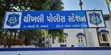 નવસારીમાં માનવતા શર્મસાર… સાવકા પિતાએ બે સગીર દીકરીઓને દુષ્કર્મ આચરી ગર્ભવતી બનાવી | navsari chikh…