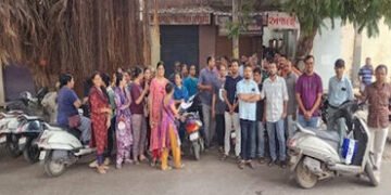 જામનગરમાં લીમડાલાઇન વિસ્તારમાં આવેલી સરસ્વતી વિદ્યા મંદિર અંગ્રેજી શાળામાં ફી વધારાના મુદ્દે વાલીઓનો…