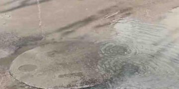 સયાજીગંજ નટરાજ ટાઉનશીપ આસપાસ ગટરના ગંદા દુષિત પાણી રસ્તા પર વહેતા દુર્ગંધથી સ્થાનિકો હેરાન : રોગચાળા…