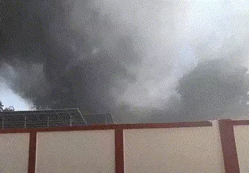 કચ્છ: કંડલા સ્પેશિયલ ઇકોનોમિક ઝોનની ગારમેન્ટ કંપનીમાં ભીષણ આગ, ફાયર વિભાગની ટીમો ઘટના સ્થળે | kutch …