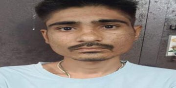 ધ્રાંગધ્રાના કારદાર શેરીમાં જુગાર રમાડતો શખ્સ ઝડપાયો | Man caught gambling on Dhrangadhra’s Kardar S…