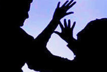 વડોદરાની પરિણીતાને સાસરીયા પુરી રાખતા હતા,CCTV મુકાવ્યા..પિતાએ દહેજ માટે 20 લાખની લીધી | inhuman atr…