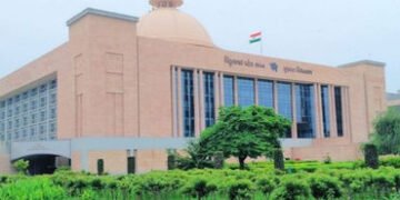 કેન્દ્ર દ્વારા ગુજરાતને અન્યાય! 4 વર્ષમાં મળતા ફંડમાં 13000 કરોડનો ઘટાડો: CAG રિપોર્ટ | CAG Flags Rs…