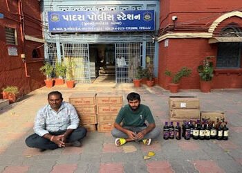 પાદરા નજીક ખેતરમાં દરોડો : દારૂના જથ્થા સાથે પિતા અને પુત્રની ધરપકડ | Raid on farm near Padra: Fathe…