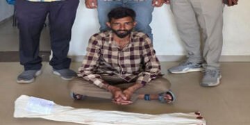 ચોટીલાના યુવકે હથિયાર સાથે ફોટો વાઇરલ કરતા ધરપકડ | Youth from Chotila arrested for posting photo wit…