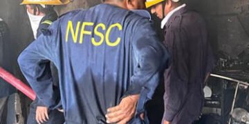 ત્રીજા માળની આગ પંદરમા માળ સુધી ધૂમાડો, શેલાના સ્કાયસિટી બિલ્ડિંગમાં આગ,૫૦ લોકોને સુરક્ષિત ઉતારાયા |…