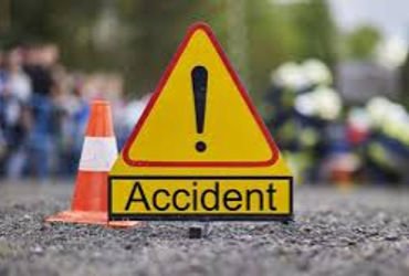 ટુ વ્હિલરને ટક્કર મારી સિટિ બસનો ચાલક ફરાર | City bus driver flees after hitting two wheeler