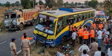 મુખ્યમંત્રીના કાર્યક્રમમાંથી પરત ફરતી બસની ટ્રક સાથે ટક્કર, 10ના મોત, મધ્યપ્રદેશમાં દર્દનાક અકસ્માત …