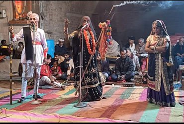 રંગભૂમિની માતા સમાન ભવાઇ કળા લુપ્ત થવાના આરે | The art of Bhavai the mother of theatre is on the ver…