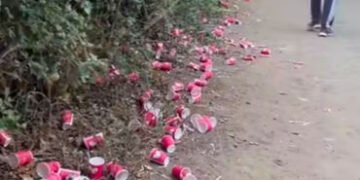 નાસ્તાની ડીસો અને ચા ના કપ ફેંકી દેવાતાં નર્મદા પરિક્રમામાં અનેક સ્થળે ગંદકી | Garbage at many place…