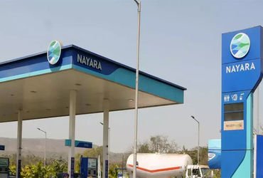 નાયરાએ પેટ્રોલના ભાવ રૂ. 5 જ્યારે ડીઝલમાં રૂ. 3 વધાર્યા | Naira increases petrol price by Rs 5 and d…