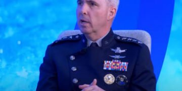 હિંદ મહાસાગરમાં યુદ્ધના મંડાણ! ઈરાનની વધતી તાકાતે અમેરિકાના સુરક્ષા નિષ્ણાતોને ચોંકાવ્યા | Iran s Mi…