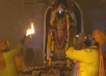 રામલલાના લલાટ પર સૂર્યતિલક, સ્વર્ણજડિત શૃંગાર: અયોધ્યામાં રામનવમીની ભવ્ય ઉજવણી | ayodhya ram janmost…