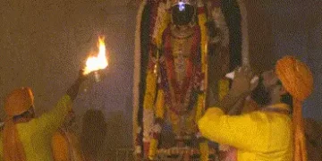 રામલલાના લલાટ પર સૂર્યતિલક, સ્વર્ણજડિત શૃંગાર: અયોધ્યામાં રામનવમીની ભવ્ય ઉજવણી | ayodhya ram janmost…