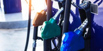 Explainer: પેટ્રોલ-ડીઝલ 10 રૂપિયા ટેક્સ ઘટ્યો છતાં ભાવ કેમ ન ઘટ્યા? જાણો એક લિટર ઈંધણના ભાવનો હિસાબ …