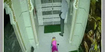 પંચમહાલ: ગોધરામાં તસ્કરો બેફામ, ભરચક વિસ્તારમાં આવેલા ‘બાવાની મઢી’ મંદિરમાં ચોરી | Godhra Temple The…