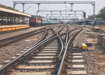 પ્રતાપનગર રેલવે સ્ટેશન પર ટ્રેક સુધારણા કાર્ય પૂર્ણ | Track improvement work completed at Pratapnaga…