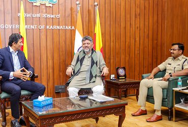 અમે VIP છીએ, લાઈનમાં ન ઊભા રહીએ! IPL મેચ માટે કર્ણાટકના ધારાસભ્યોની જીદ સામે ઝૂક્યું તંત્ર | karnata…