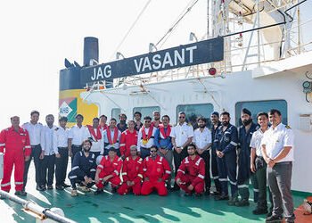 મિડલ ઈસ્ટમાં યુદ્ધ વચ્ચે ‘જગ વસંત’ જહાજ ગુજરાત પહોંચ્યું, 16,000 મેટ્રિક ટન LPGનો જથ્થો | Middle Eas…