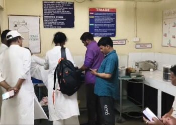 નર્મદા: તિલકવાડામાં પરિક્રમાવાસીઓ પર શ્વાનનો આતંક, 16 શ્રદ્ધાળુઓને બચકા ભર્યા | Narmada Parikrama: 1…